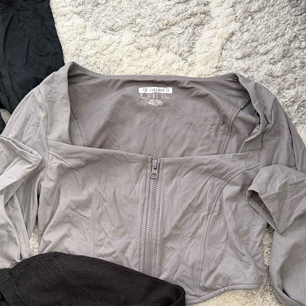 Bundle Assorted Croptop Sweaters - Picture 2 of 9